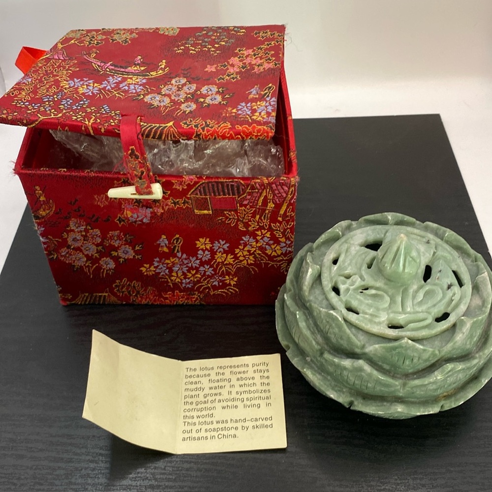Asian soapstone carved trinket bowl with lid and padded satin print box 4x3 “.